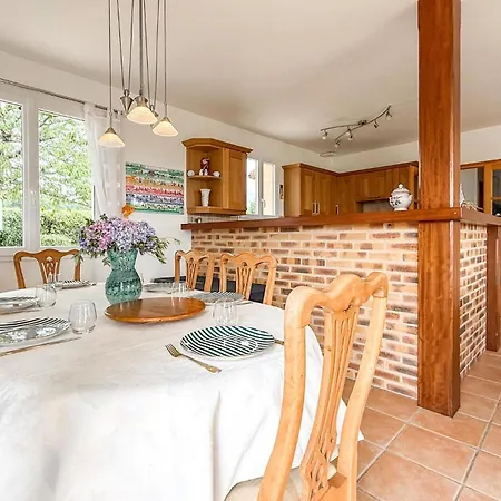 Charmante Maison Avec Piscine