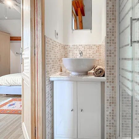 Charmante Maison Avec Piscine بيت للعطل *